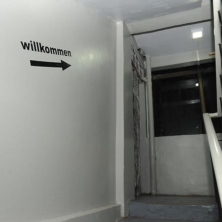Space Boutique Hostel Yangon Exterior foto
