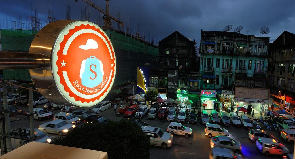 Space Boutique Hostel Yangon Exterior foto