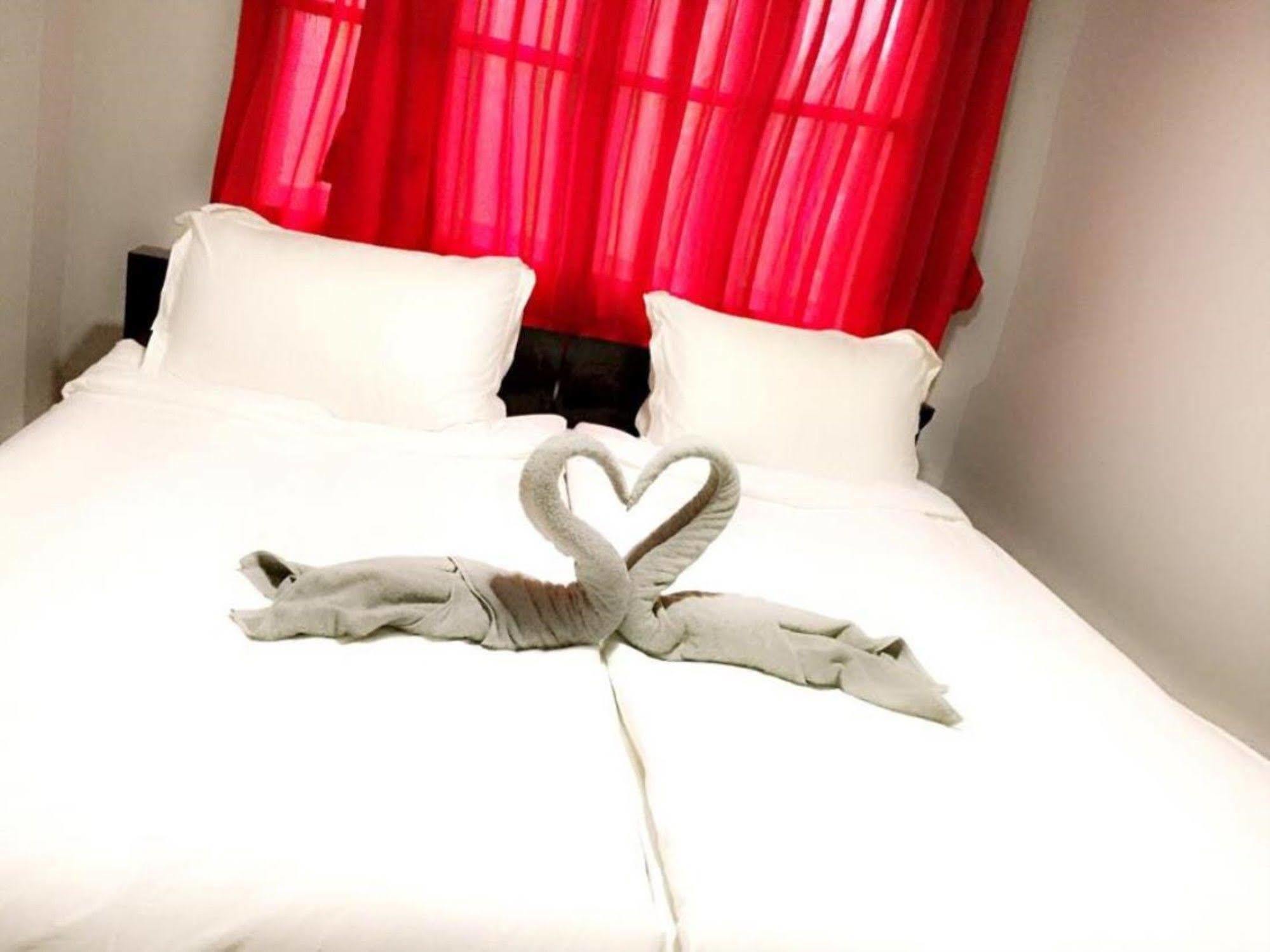 Space Boutique Hostel Yangon Exterior foto